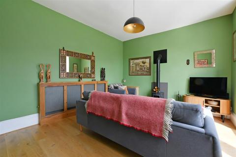 22 Moncrieffe Road, Sheffield, S7 1HR