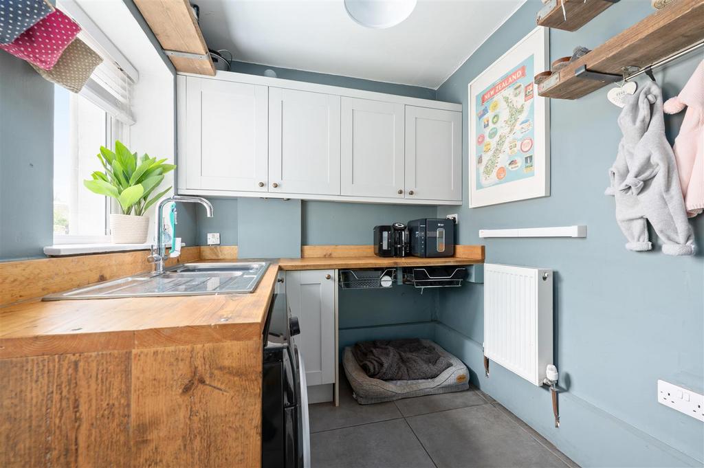 98 Apppin Crescent 020.JPG