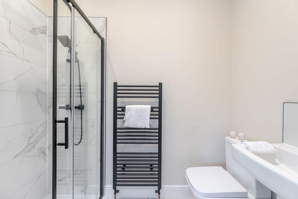 En Suite Shower