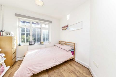 15 Godley Road, London, SW18 3HB