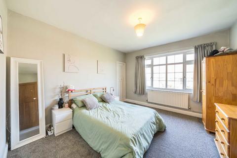 15 Godley Road, London, SW18 3HB