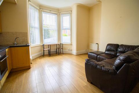 1 bedroom flat to rent, 1-Bed Apartment to Let on Garstang Road, Fulwood, Preston (Flat 1)