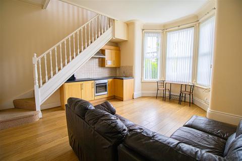 1 bedroom flat to rent, 1-Bed Apartment to Let on Garstang Road, Fulwood, Preston (Flat 1)