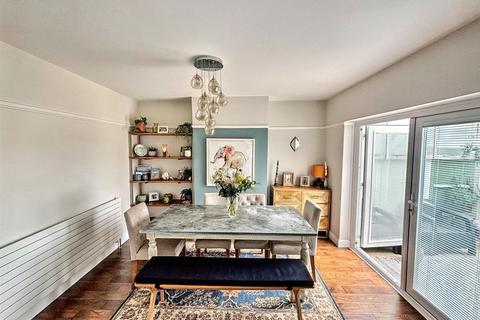 26 Broad Road, Eastbourne, BN20 9QU