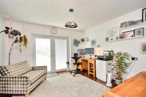 26 Broad Road, Eastbourne, BN20 9QU