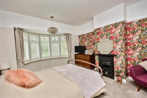 26 Broad Road, Eastbourne, BN20 9QU