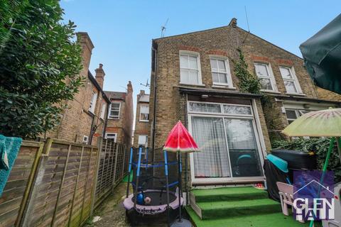 2 bedroom flat for sale, Hardwicke Road, Bounds Green N13