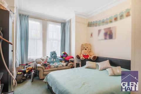 35 Hardwicke Road, London, N13 4SL