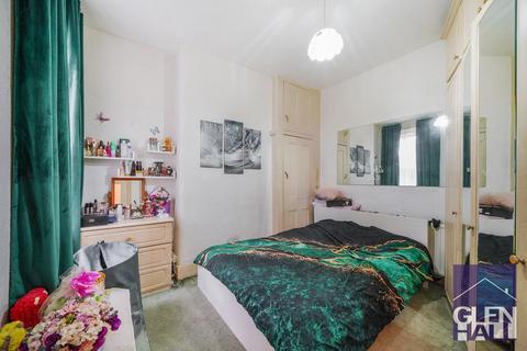 35 Hardwicke Road, London, N13 4SL