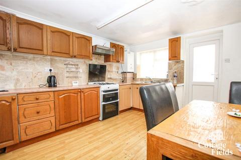 3 bedroom house to rent, Mayfield Road, London, E4