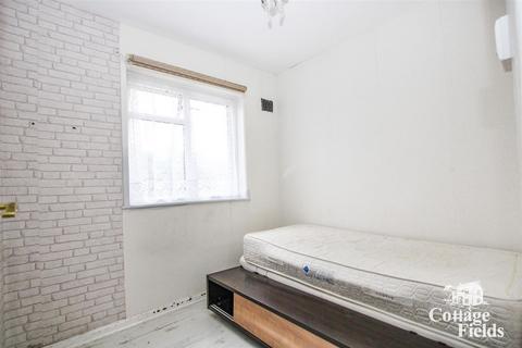 3 bedroom house to rent, Mayfield Road, London, E4