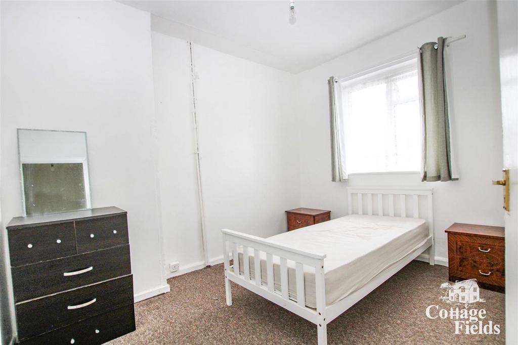 Bedroom 2 pd.jpg