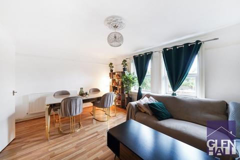 32 Whitmore Close, London, N11 1PB