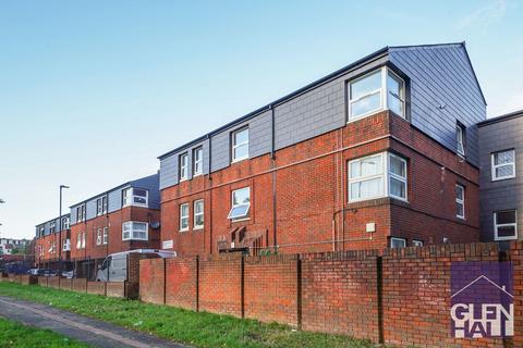 32 Whitmore Close, London, N11 1PB