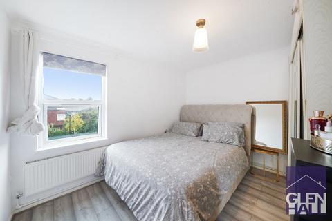 32 Whitmore Close, London, N11 1PB