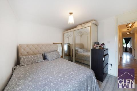 32 Whitmore Close, London, N11 1PB