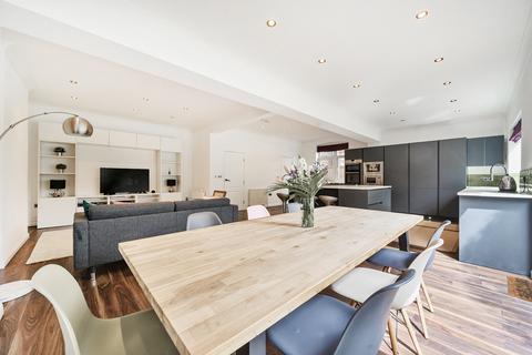 209 Court Road, London, SE9 4TG