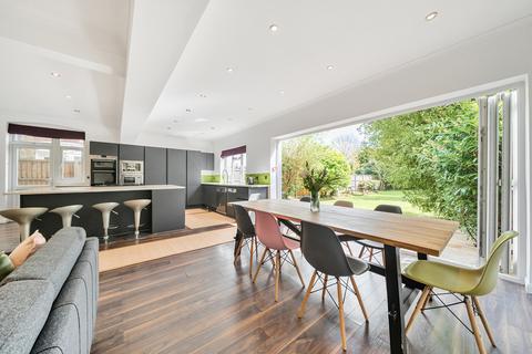 209 Court Road, London, SE9 4TG