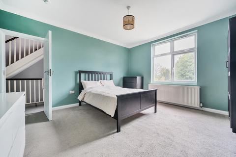 209 Court Road, London, SE9 4TG