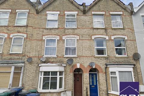 3 bedroom flat for sale, Holly Park Road, London N11