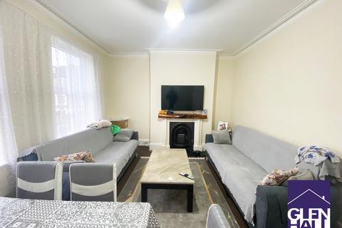 3 bedroom flat for sale, Holly Park Road, London N11