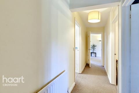 2 bedroom flat for sale, Campion Close, Croydon