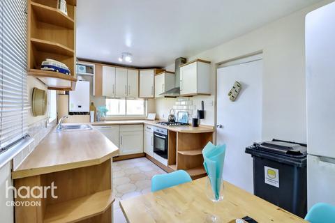 2 bedroom flat for sale, Campion Close, Croydon