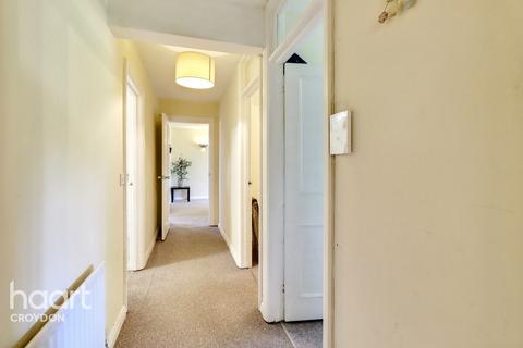 2 bedroom flat for sale, Campion Close, Croydon