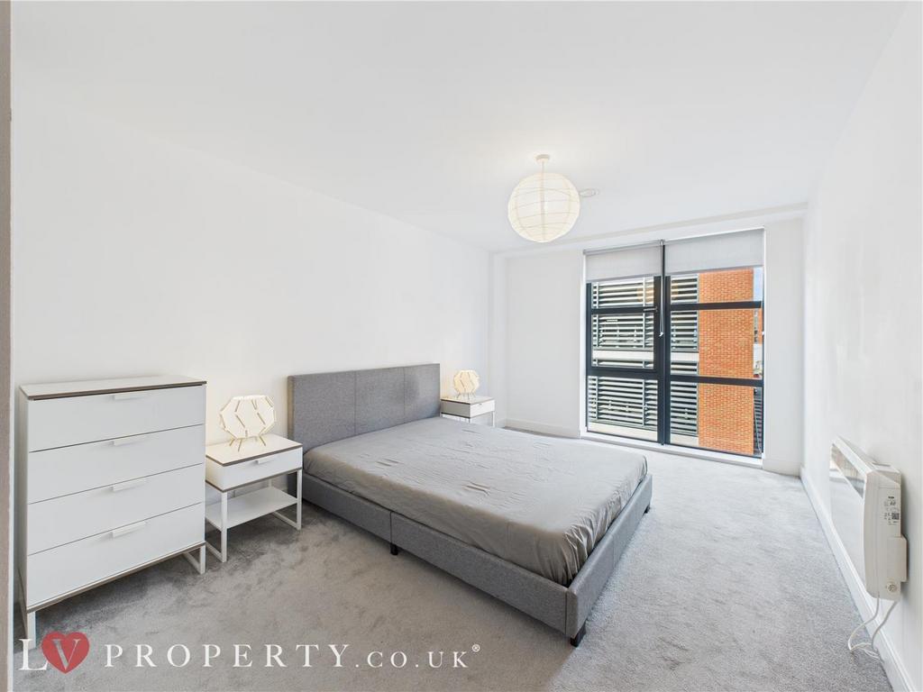 CAM05016 G0-PR0068-STILL008.jpg