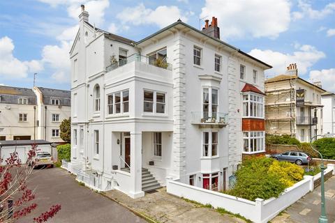 2 bedroom ground floor flat for sale, Medina Villas, Hove, East Sussex