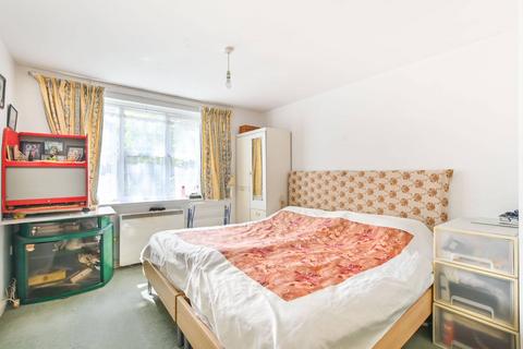 2 bedroom flat for sale, Crawford Avenue, Wembley, HA0