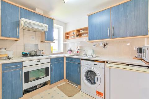 2 bedroom flat for sale, Crawford Avenue, Wembley, HA0