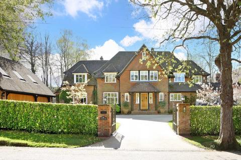 Burtons Way, Chalfont St. Giles, Buckinghamshire, HP8