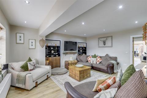 49 Bodmin Drive, Nottingham, NG8 5LG