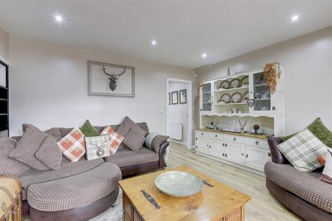 49 Bodmin Drive, Nottingham, NG8 5LG