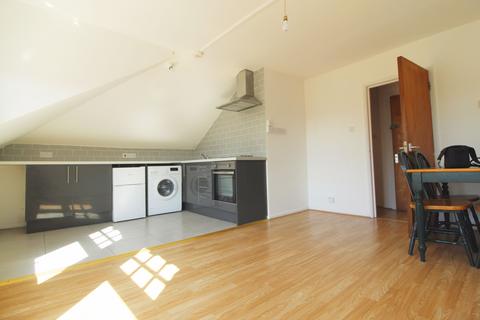 1 bedroom flat to rent, Streatham High Road