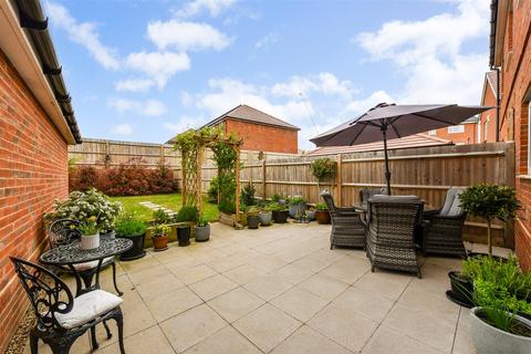 3 bedroom house for sale, Kingsmead Avenue, Chichester