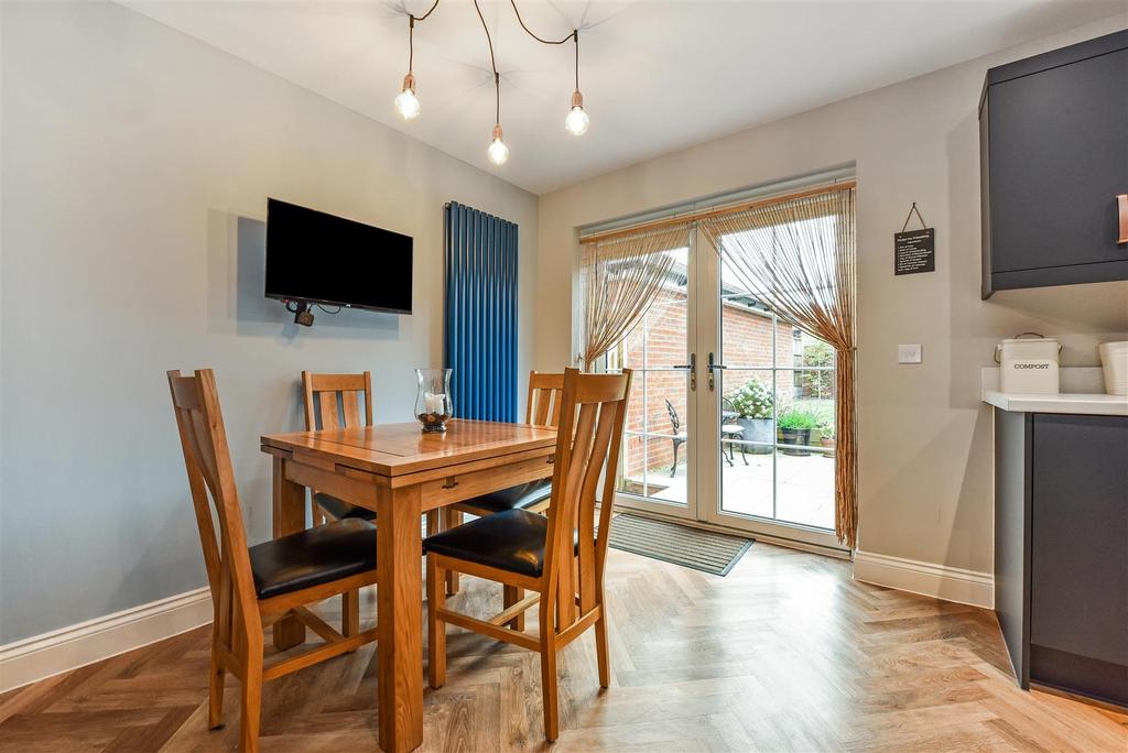 Kitchen/Breakfast Room
