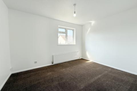 2 bedroom end of terrace house to rent, Horkesley Way, Wickford, Essex