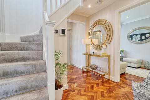 4 bedroom detached house for sale, Ayloffs Walk, Hornchurch, RM11