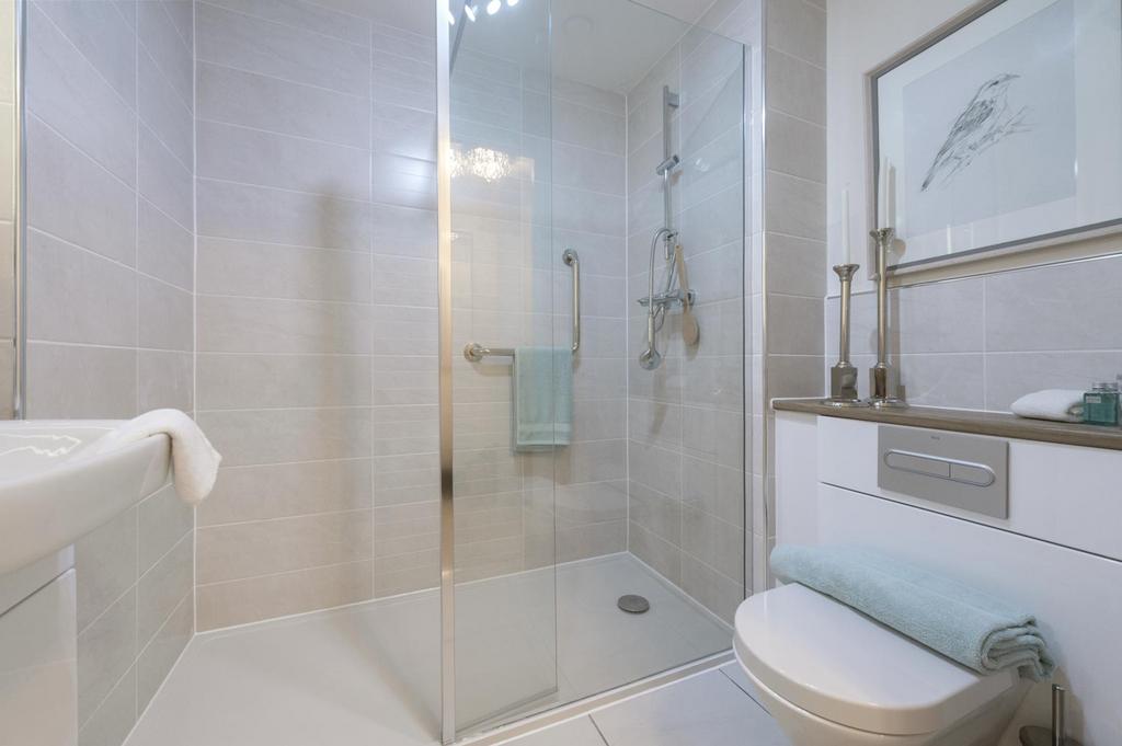 Brooke Dene Court, Cleckheaton - Shower Room
