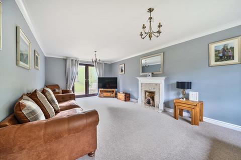 4 bedroom detached house for sale, Cottesmore Close, Grantham, Lincolnshire, NG31