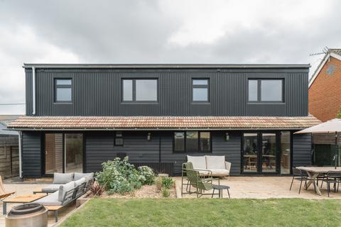 5 bedroom detached house for sale, Sea Road, Camber TN31