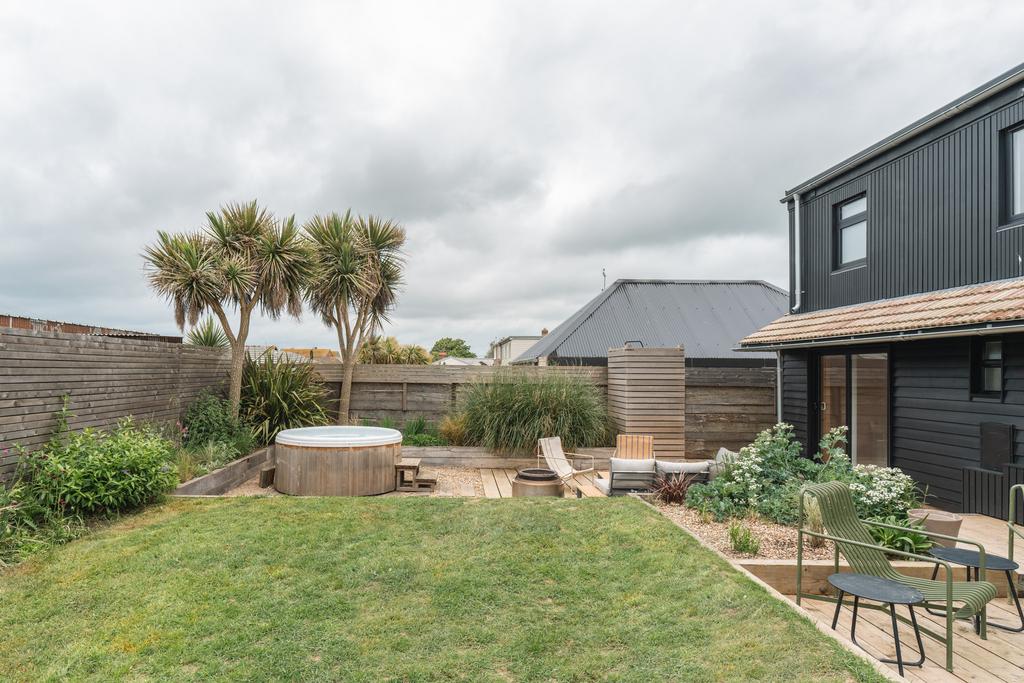 215669 - Sandybrae Sea Road High Res-15.jpg