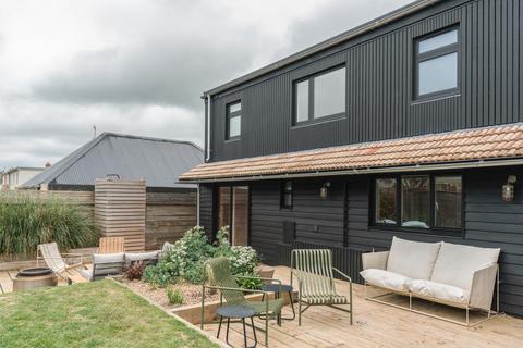 5 bedroom detached house for sale, Sea Road, Camber TN31