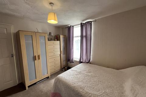 6 Brick Row, Wyke, Bradford, BD12 9PQ