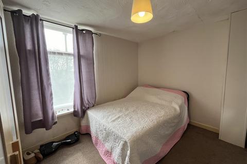 6 Brick Row, Wyke, Bradford, BD12 9PQ