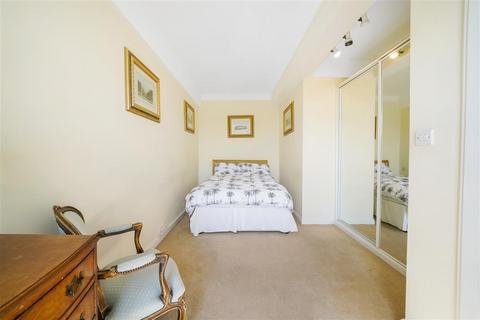 1 bedroom flat for sale, Chelsea Manor Gardens, SW3