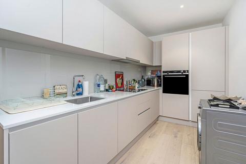 1 bedroom flat to rent, Chiswick High Road, London W4