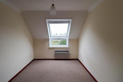 2 bedroom flat to rent, St Martins Walk, Ely CB7